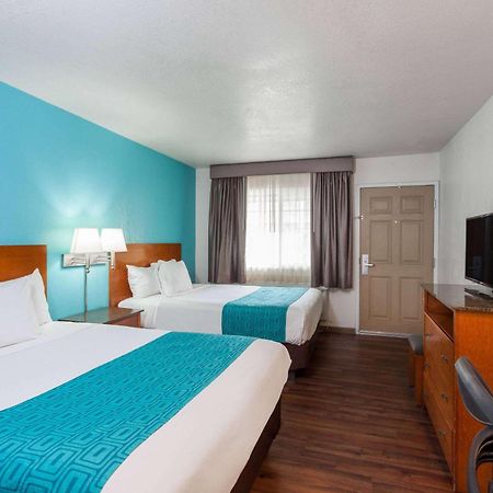 Howard Johnson By Wyndham National City/San Diego South Exterior foto
