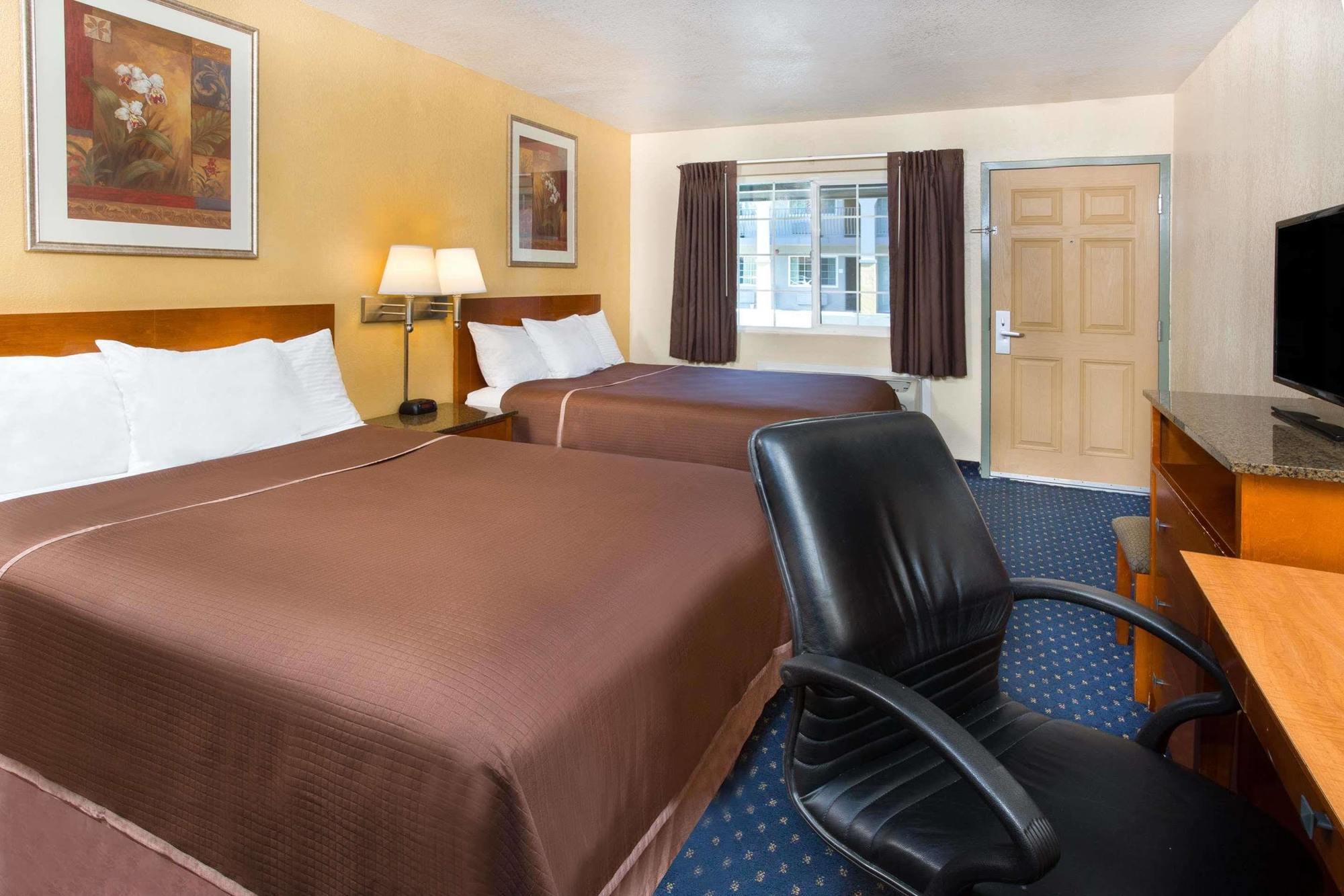 Howard Johnson By Wyndham National City/San Diego South Exterior foto