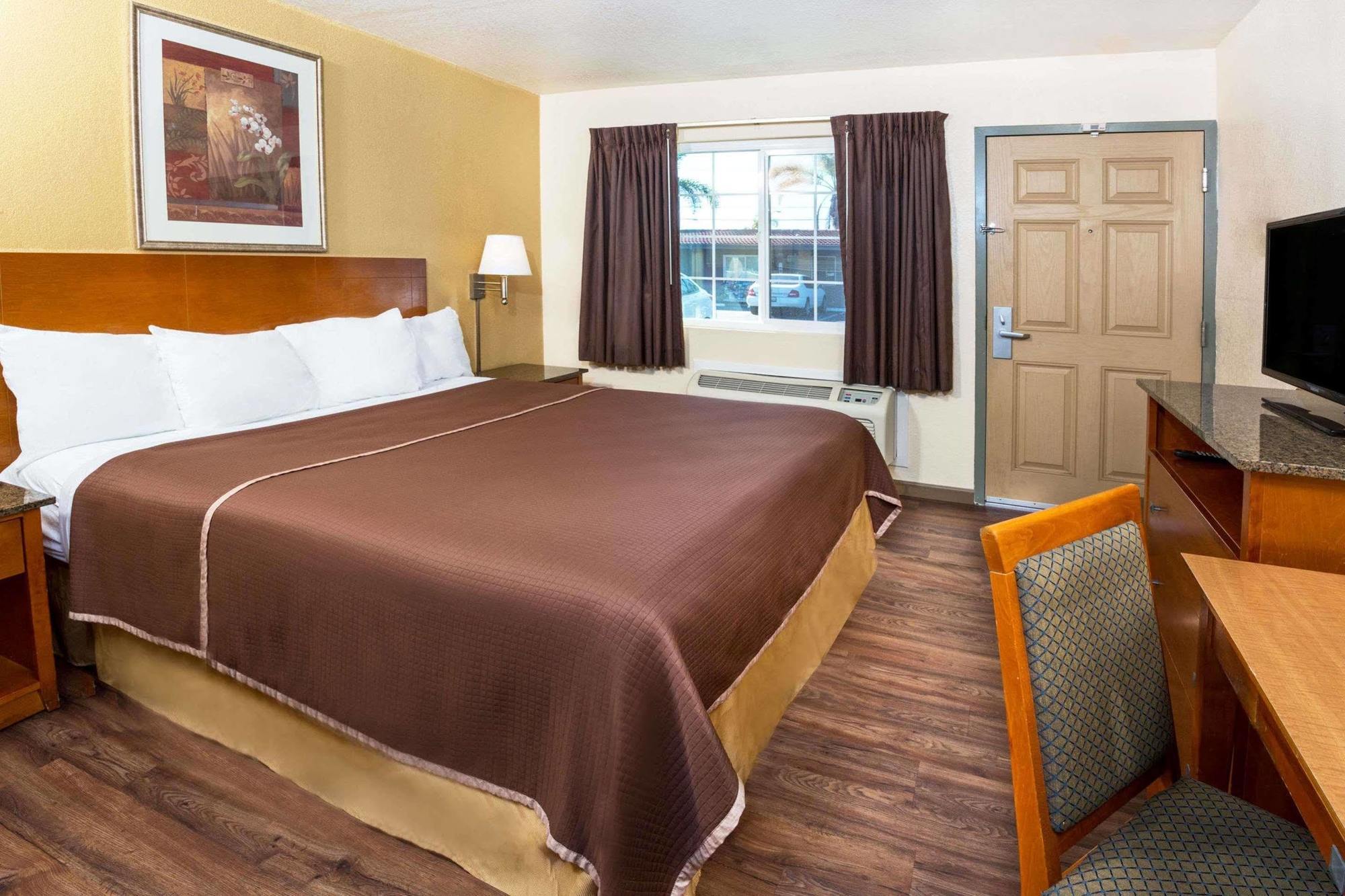 Howard Johnson By Wyndham National City/San Diego South Exterior foto
